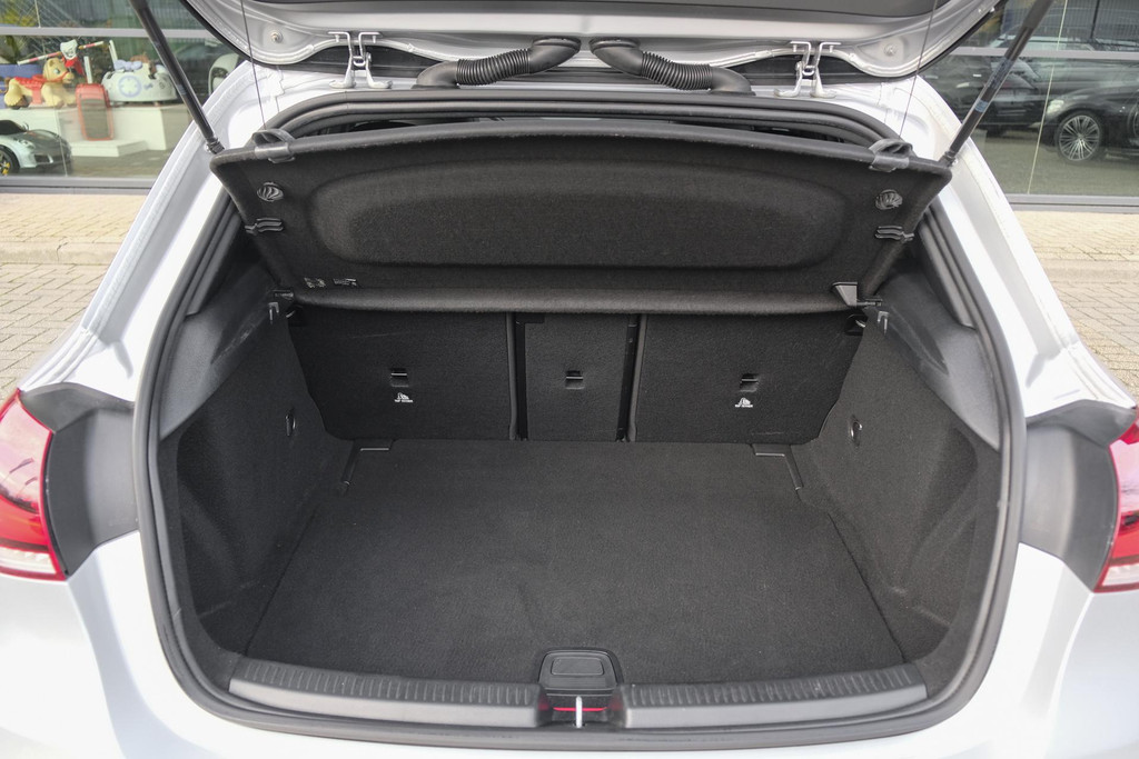 Mercedes-Benz A-Klasse A220 Benzine AMG 190pk 48960061-29.jpg | SVautos