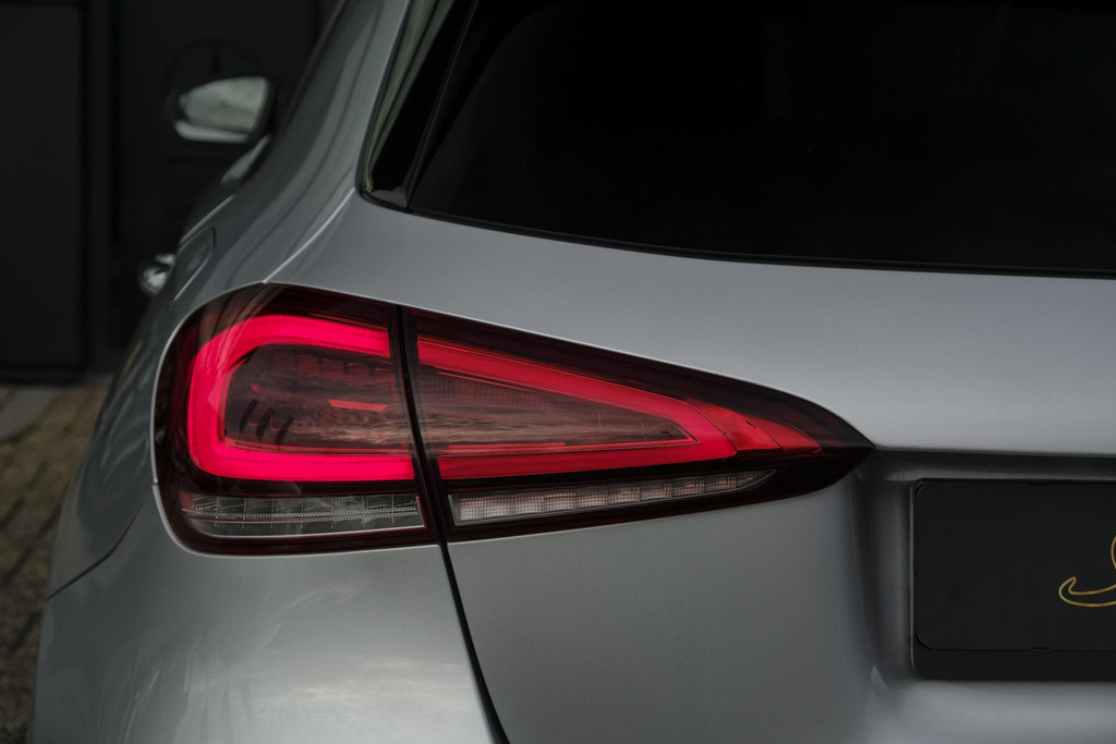 Mercedes-Benz A-Klasse A220 Benzine AMG 190pk 48960061-30.jpg | SVautos