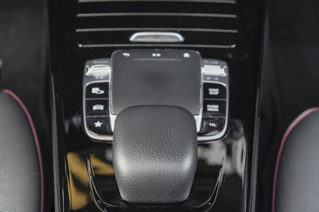 Mercedes-Benz A-Klasse A220 Benzine AMG 190pk 48960061-31.jpg | SVautos