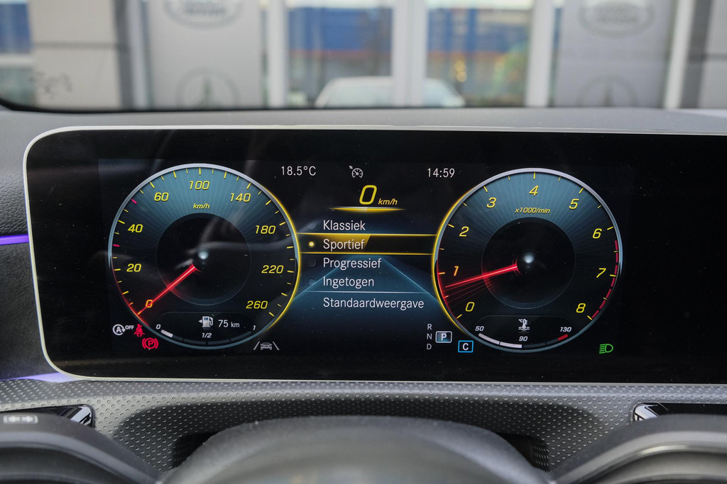 Mercedes-Benz A-Klasse A220 Benzine AMG 190pk 48960061-38.jpg | SVautos