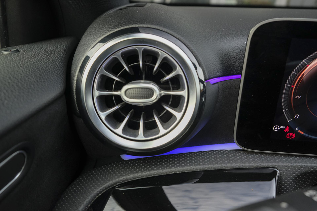 Mercedes-Benz A-Klasse A220 Benzine AMG 190pk 48960061-44.jpg | SVautos