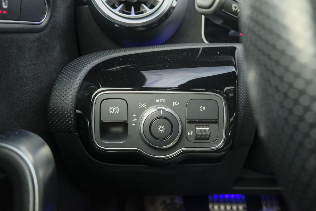 Mercedes-Benz A-Klasse A220 Benzine AMG 190pk 48960061-45.jpg | SVautos